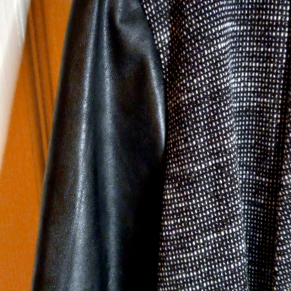 Haute Monde Women's Medium Black & White Tweed Sweater with Faux Leather Sleeves - Picture 5 of 10